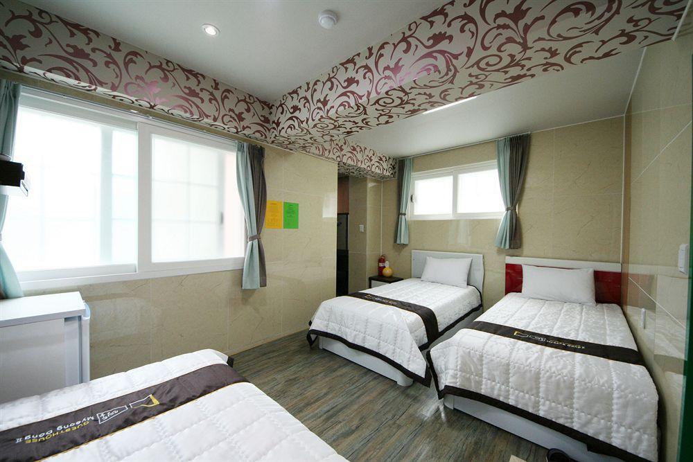 Guesthouse Myeongdong 2 서울특별시 외부 사진