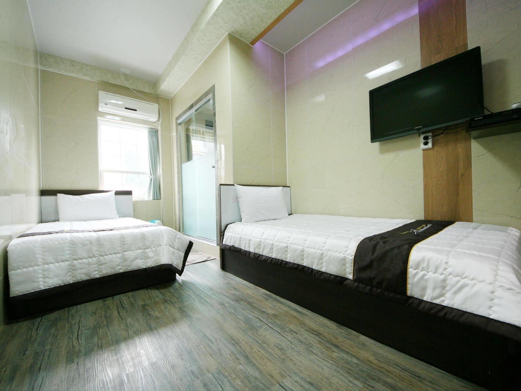 Guesthouse Myeongdong 2 서울특별시 외부 사진
