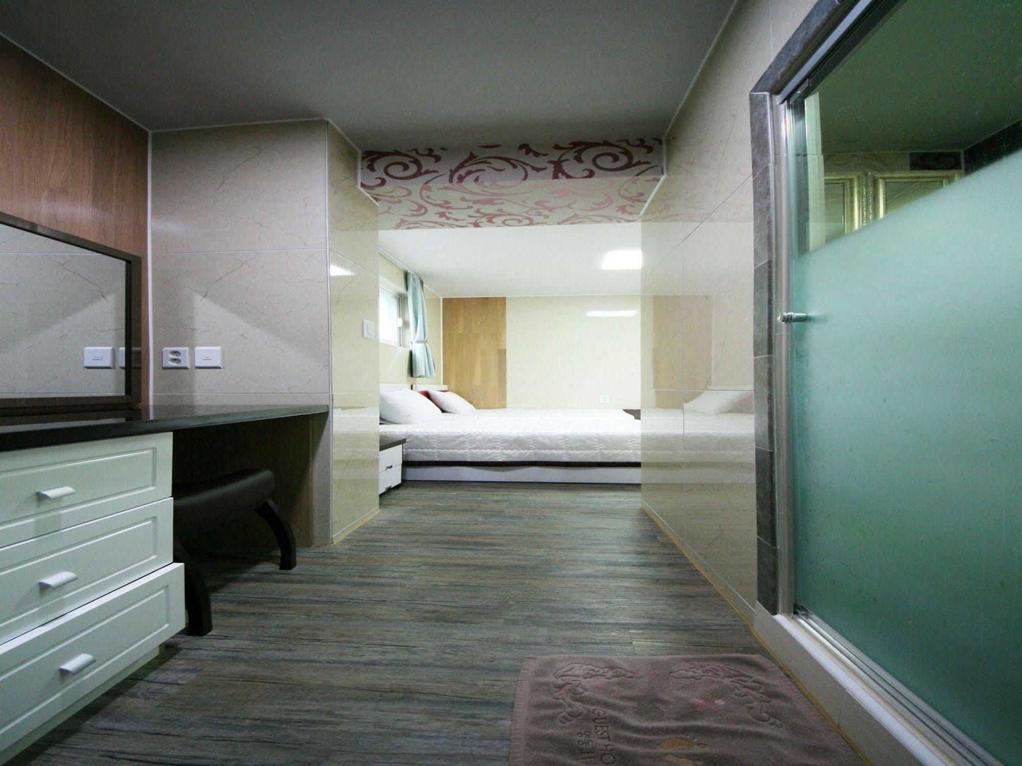 Guesthouse Myeongdong 2 서울특별시 외부 사진